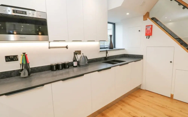 2 Salubrious Terrace