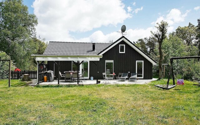 Luxurious Holiday Home in Hadsund With Jacuzzi