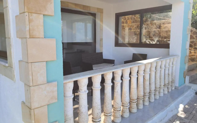 JOANNA SUNSET APTS Pomos