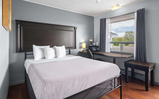 Travelodge by Wyndham Grand Falls
