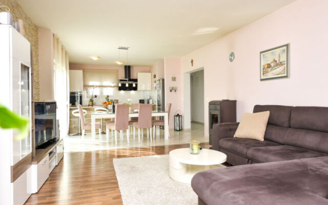 Apartmani Ana Vir