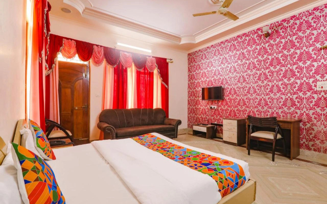 Fabhotel Raka Inn