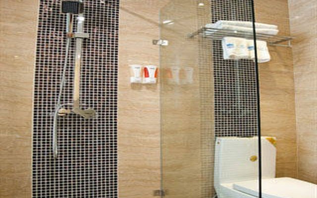 Rezen Dong Hotel (Shenzhen Huaqiangbei)