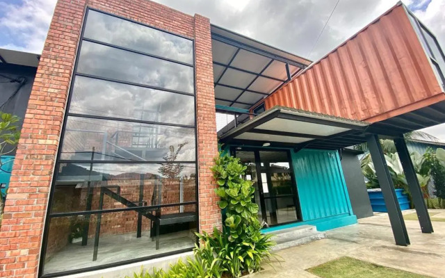 Reserve The Cozytainer