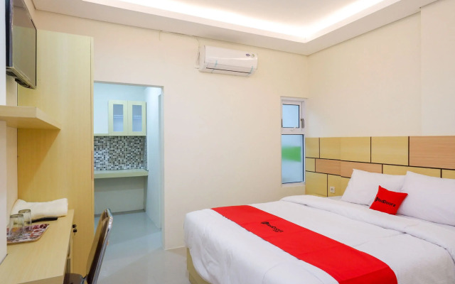 Reddoorz Near Pasar Gede Solo