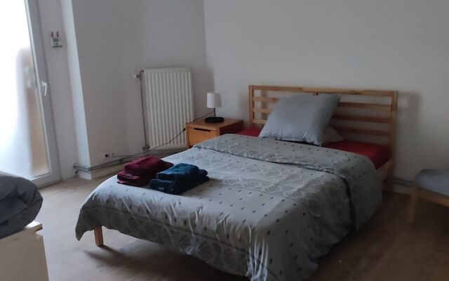 Room in Guest Room - Charming Room W Located in Brussels