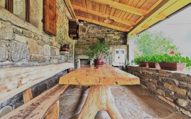 Casa Mira - Two Bedroom Holiday Home with Pool