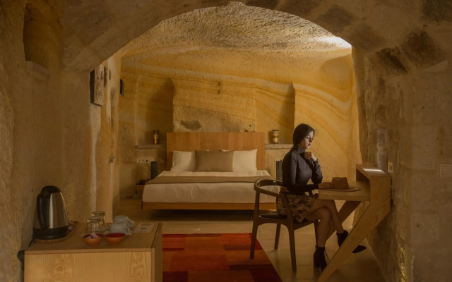 Acropolis Cave Suite