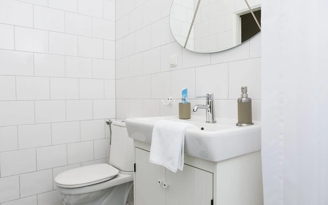 Modern Apartment in the Beautiful Neighborhood