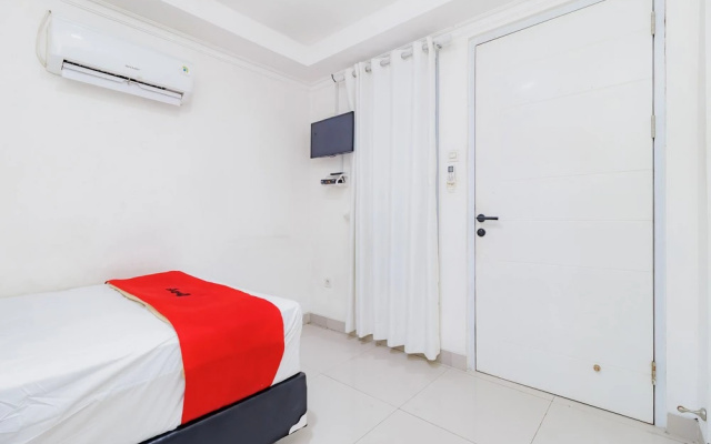 RedDoorz near Jakarta International Velodrome – Guest Rooms – Jakarta
