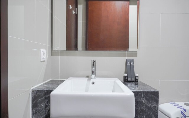 Elegant And Comfy 2Br At Permata Hijau Suites Apartment