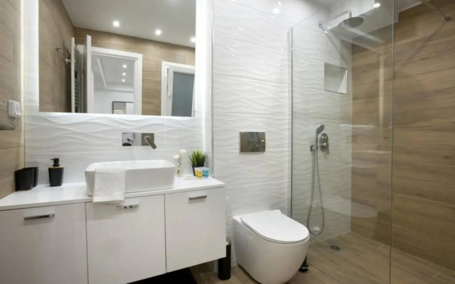 (B) Koukaki, A modern, newly refurbished Studio 4ppl