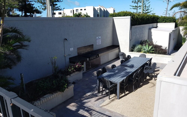 Burgess @ Kings Beach Apartments