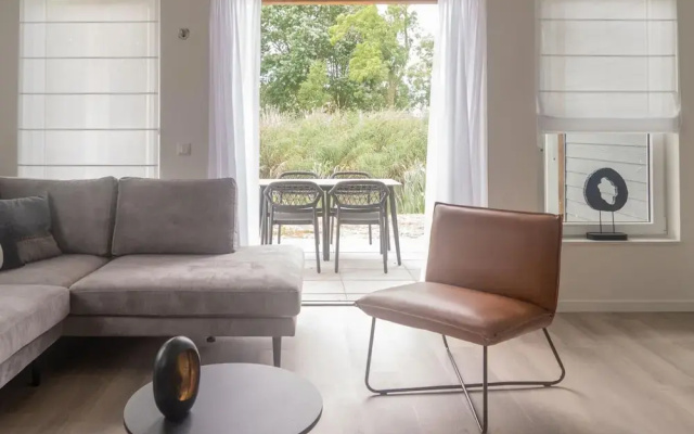 Quiet Lakeside Escape for Four