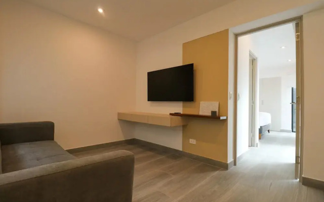 w Grandiose Duplex w Modern Deco in Miraflores