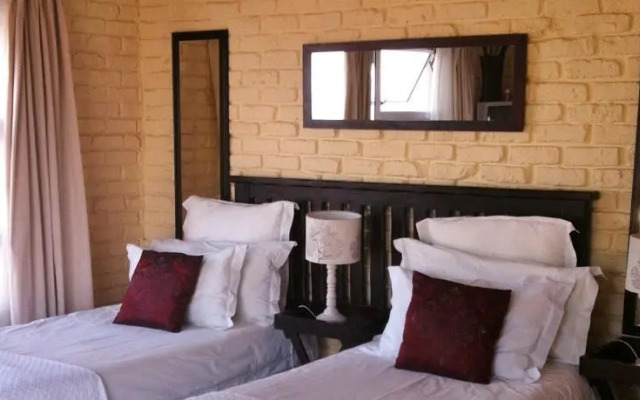 Big Blue Beach Lodge