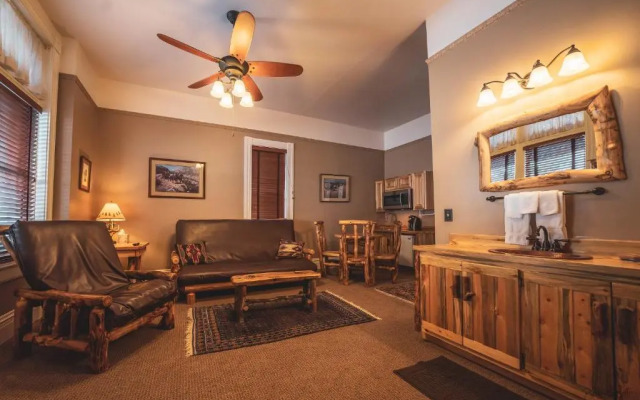 St. Elmo Hotel