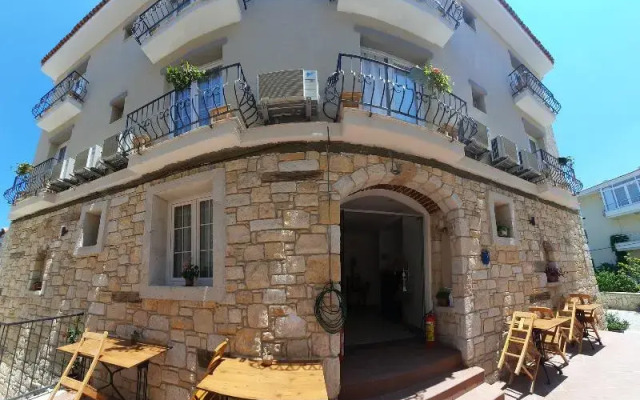 Adil Otel