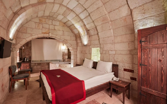Under Cave Hotel