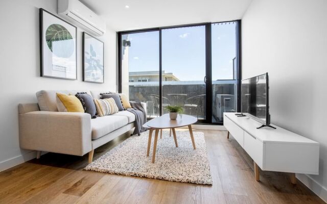 61*Boutique one-bedroom*Boxhill Central*Mall