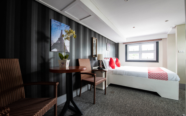 OYO 492 Sunset View Ridge Residences