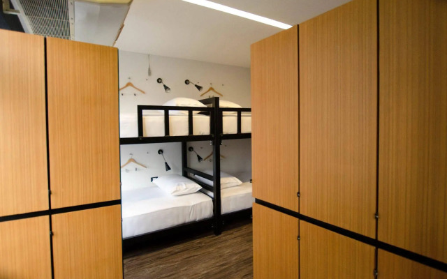 STrips the Poshtel - Hostel