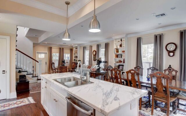 Grandview Heights Vacation Homes – Grey Mist