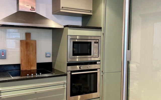 Stunning Victorian Mansion Apartment