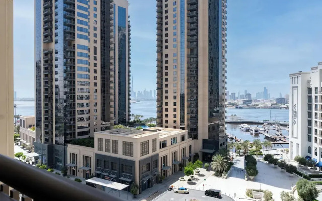 Lux BnB Creek Side 18