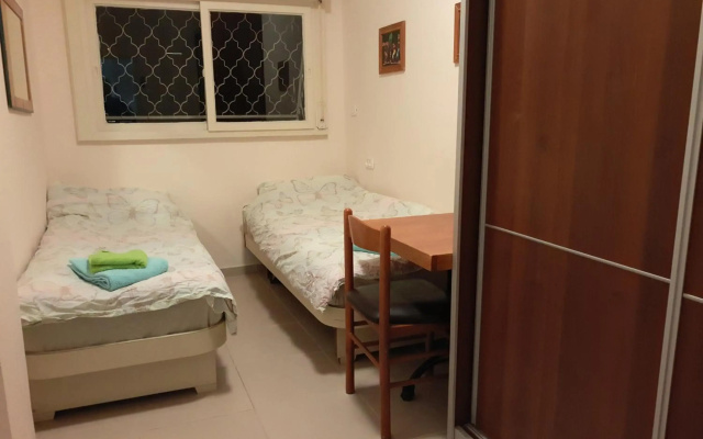 3 Stairs Only to Cozy Flat on Hillel st