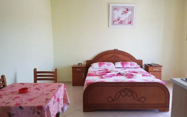 Esmeralda Hotel & Restaurant