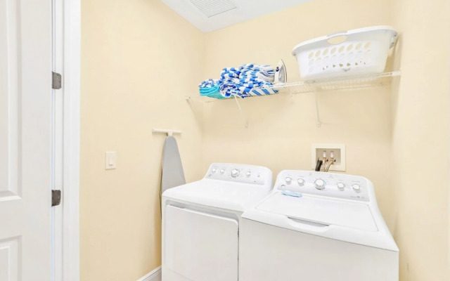 10br Luxury Mansion w Private Pool Netflix