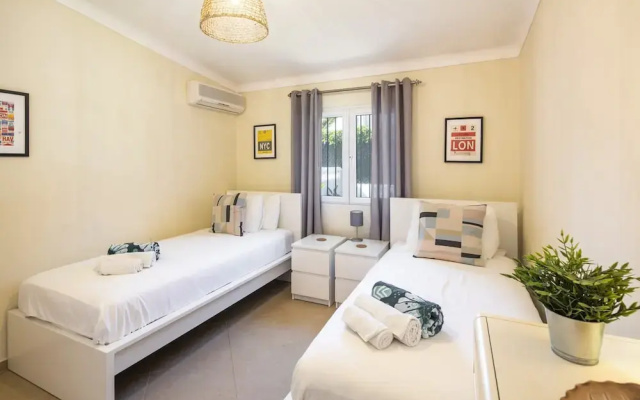 Villa in Coastal Town of Carvoeiro, Algarve