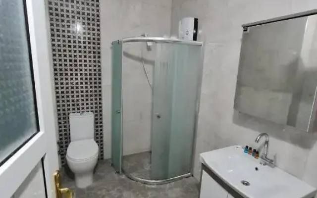 The Queens Suite Hotel