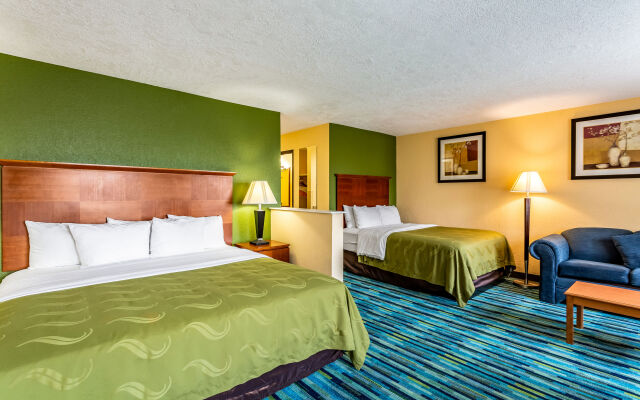 Quality Inn & Suites Farmington