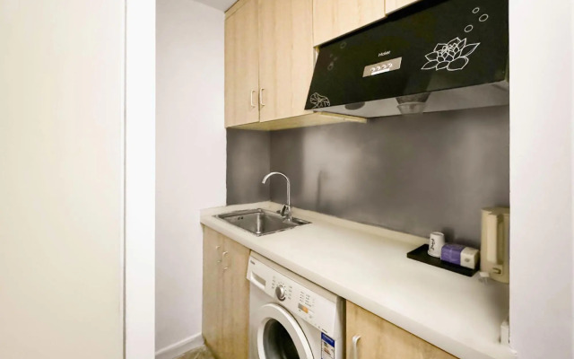 Iforest Hotel(Jiangsu Road Station)