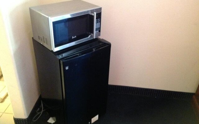 Hometowner Inn And Suites