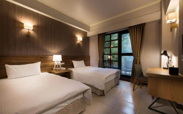 Ming Chi Shan Zhuang