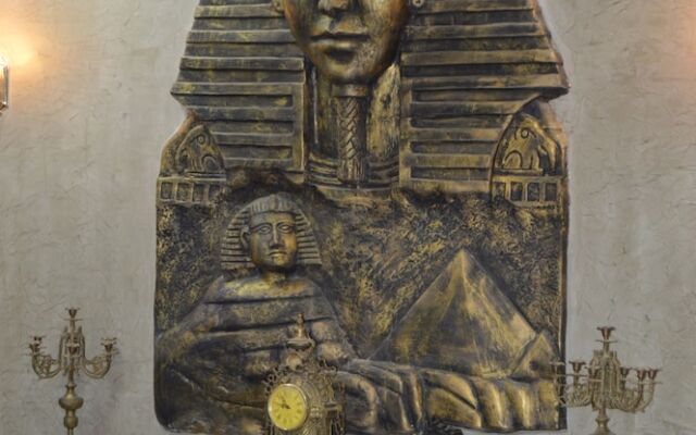 Comfort Pyramids Inn