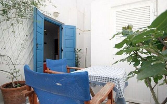 Studios Bourgos
