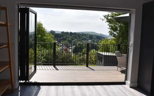 The View, Charming 2-bed Apartment in Shaftesbury,