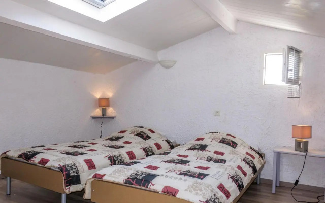 Holiday Home Les Oliviers (Tsh111)