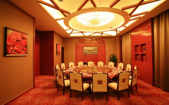 Gold Riverside Hotel