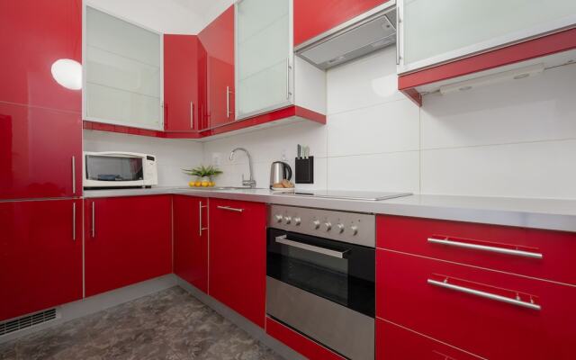 Cozy Apartment With Balcony by Renters