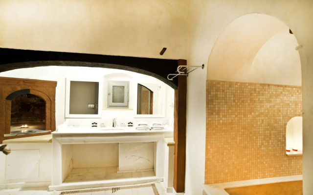 Markezinis Suites