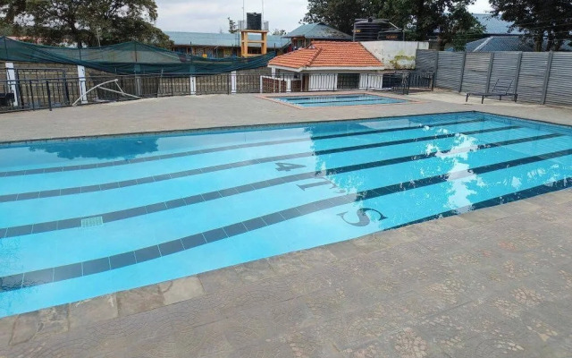 4 Tee's Hotel Rongai