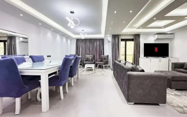 The Bold & Bright 3bdr Apt. 15 Min To Airport