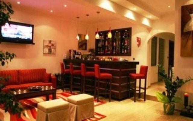 Omiros Luxury Hotel