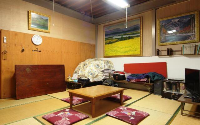 Guesthouse Tomoshibi - Hostel