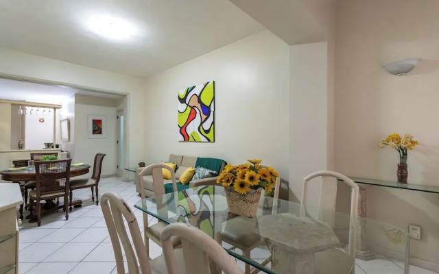 2min da Praia de Copacabana - A303